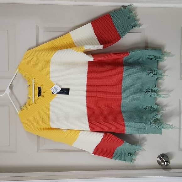 *Tint and Shadow deconstructed sweater - Picture 1 of 4